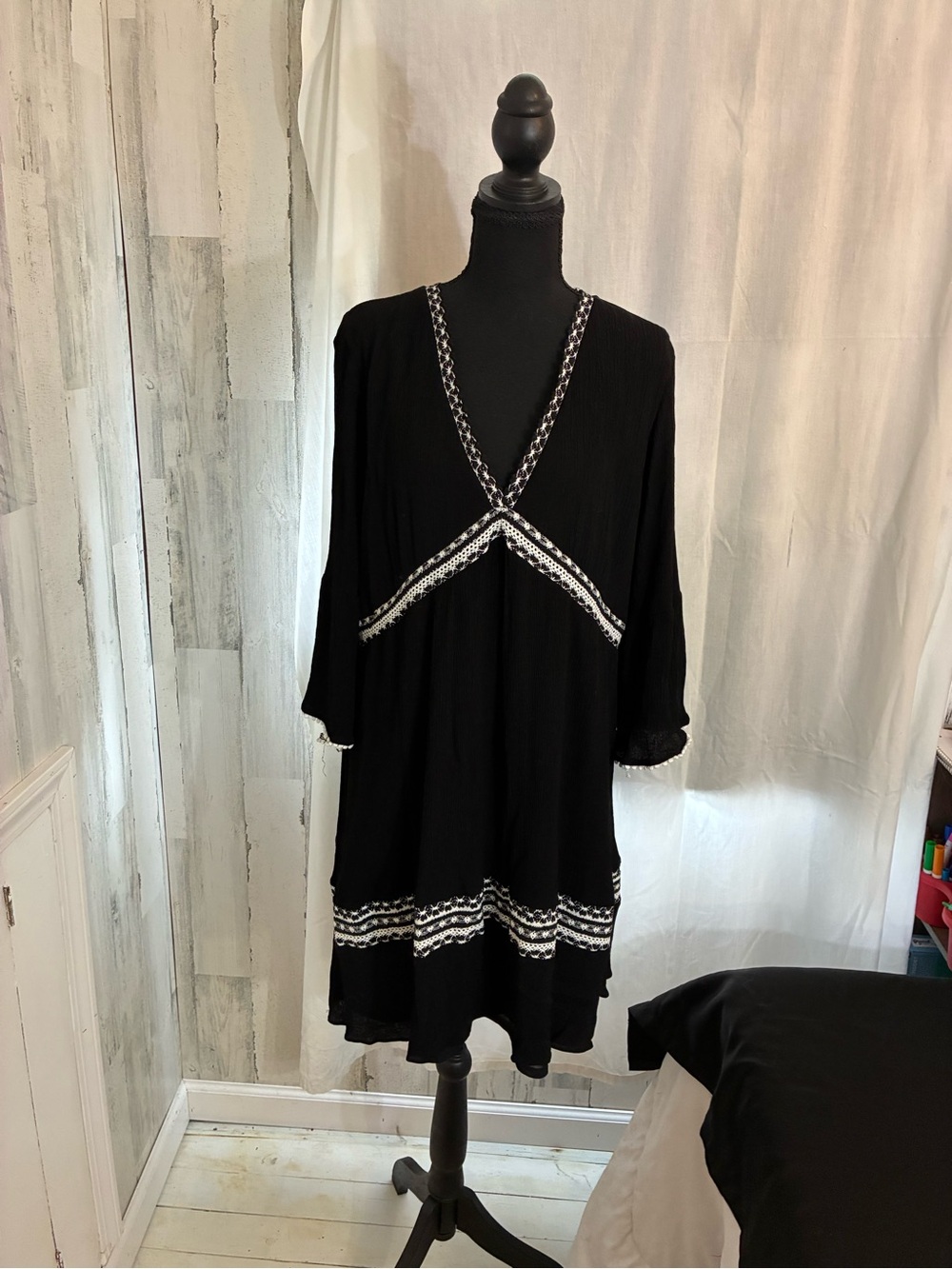 INC International Concepts Black dress with White Embroidered Trim Sz XL